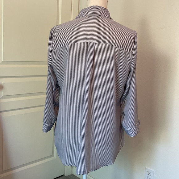 BCX 🌸3/$20 blouse, navy blue and white pin stripe, size L - Picture 2 of 7